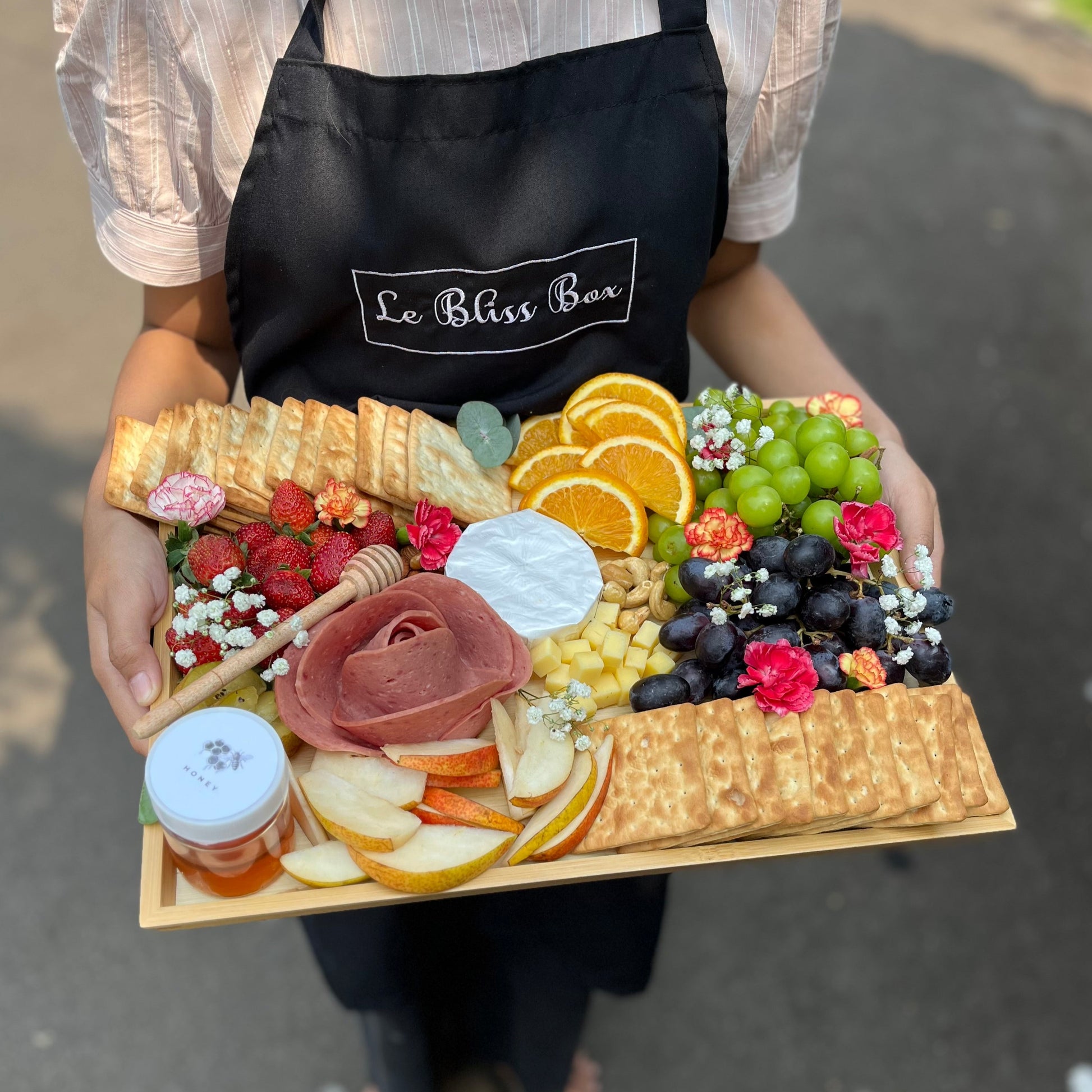 charcuterie board cheese platter by le bliss. same day delivery jakarta bintaro jabodetabek