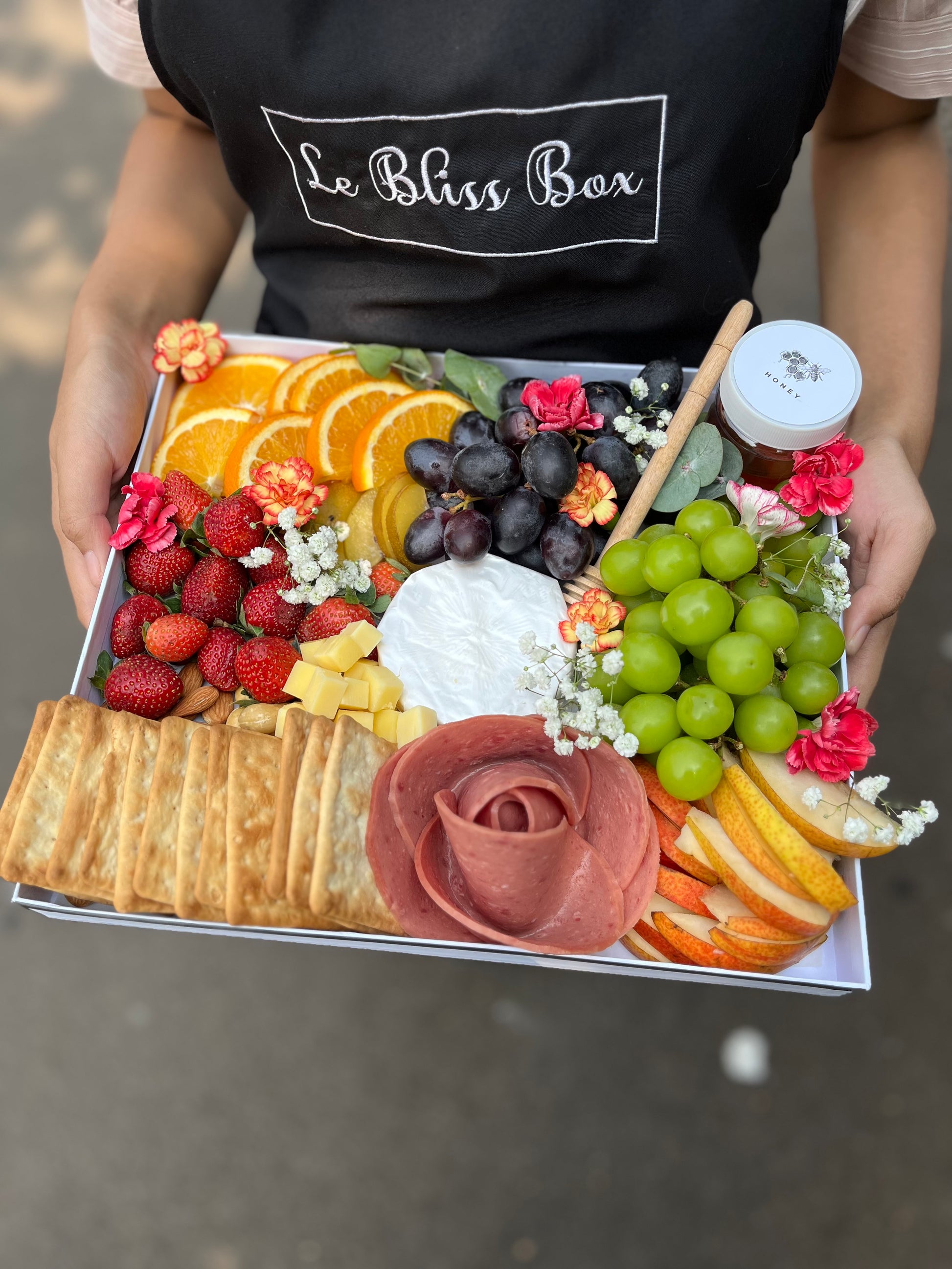 charcuterie board cheese platter by le bliss. same day delivery jakarta bintaro jabodetabek