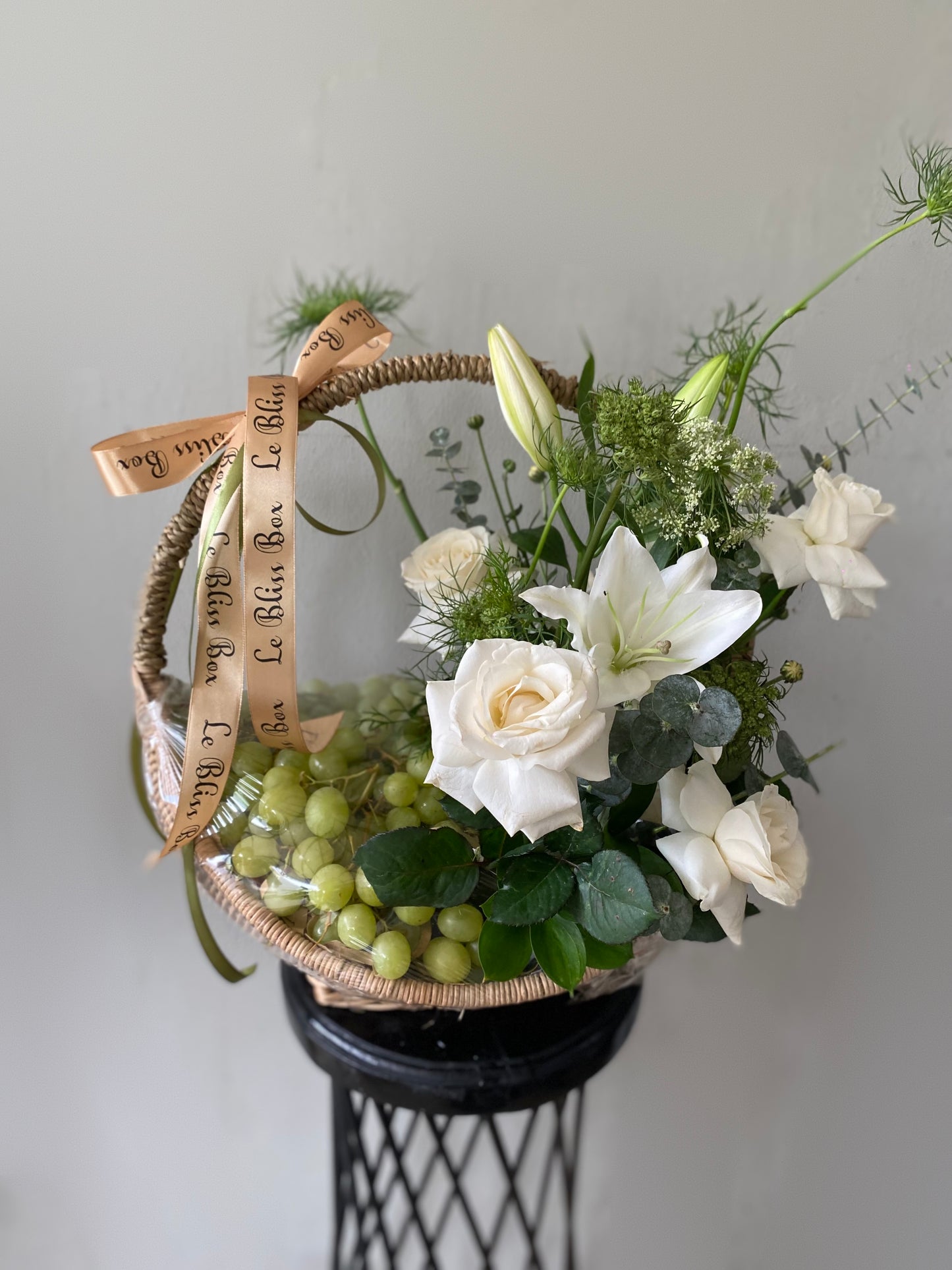 Green Grape Flower Rattan Basket | Parcel Buah