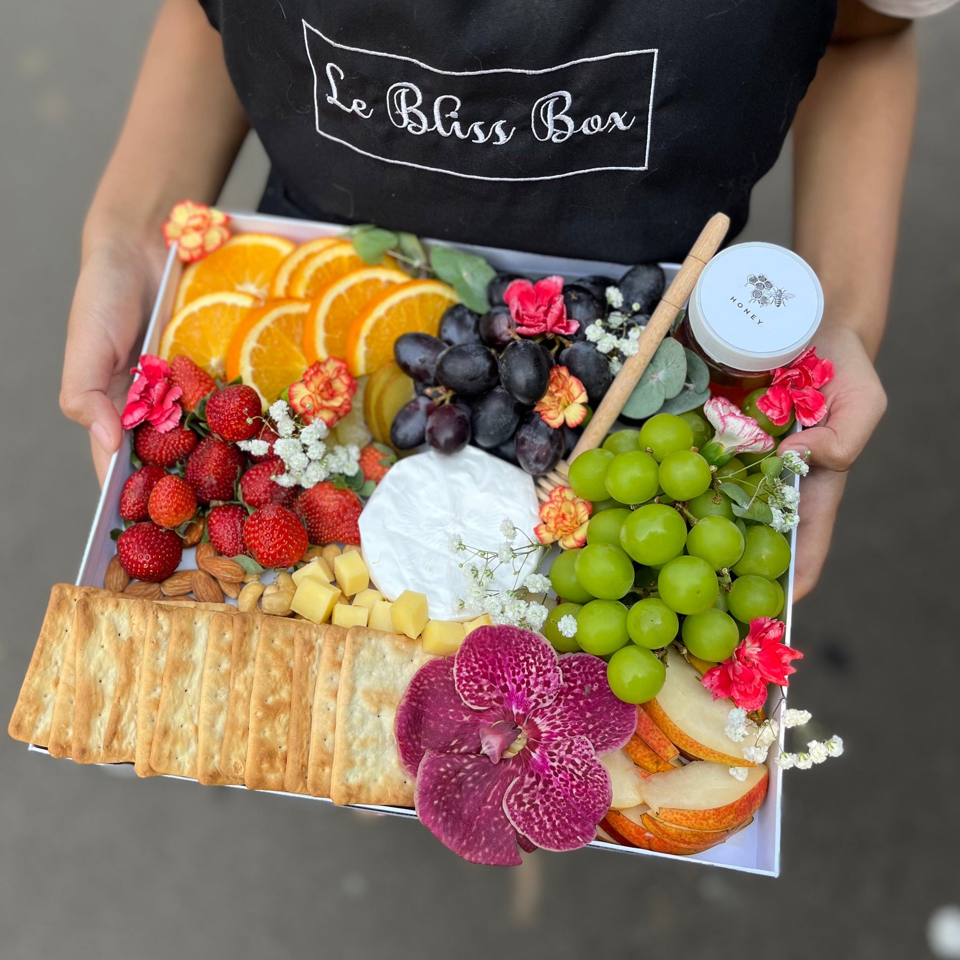 charcuterie board cheese platter by le bliss. same day delivery jakarta bintaro jabodetabek