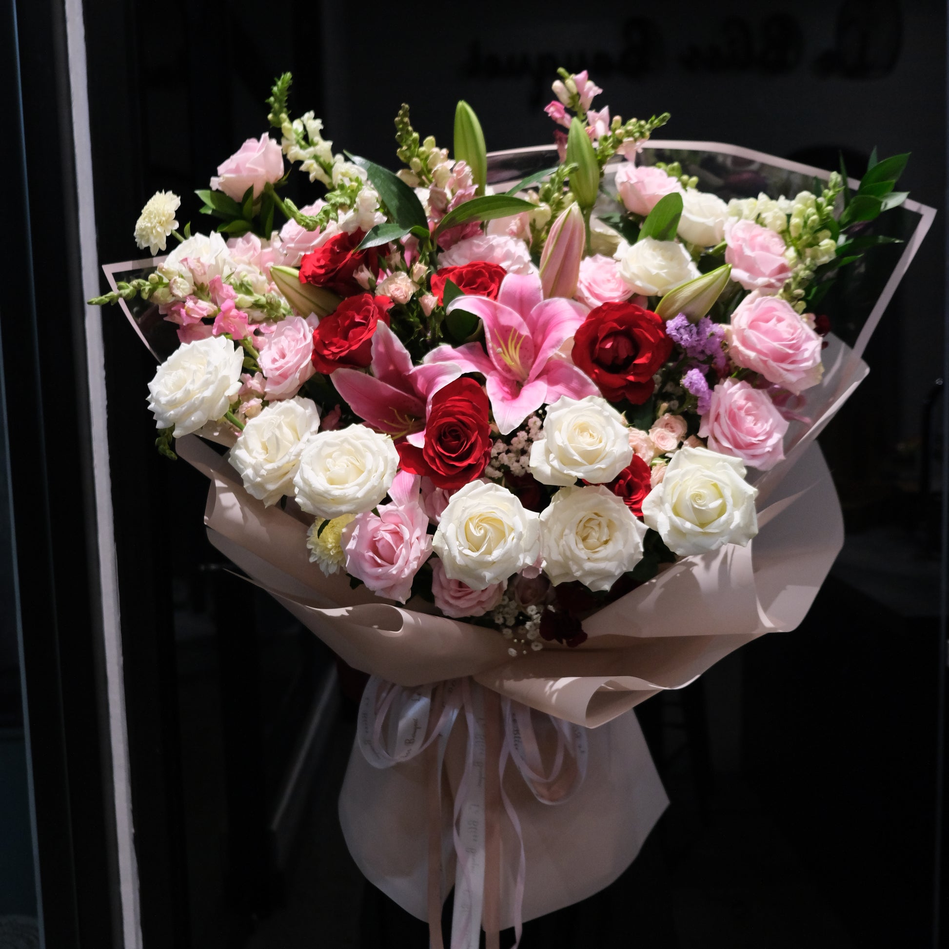 mixed flowers xl bouquet by Le Bliss Bouquet deliver to jakarta, cirebon, surabaya. florist surabaya
