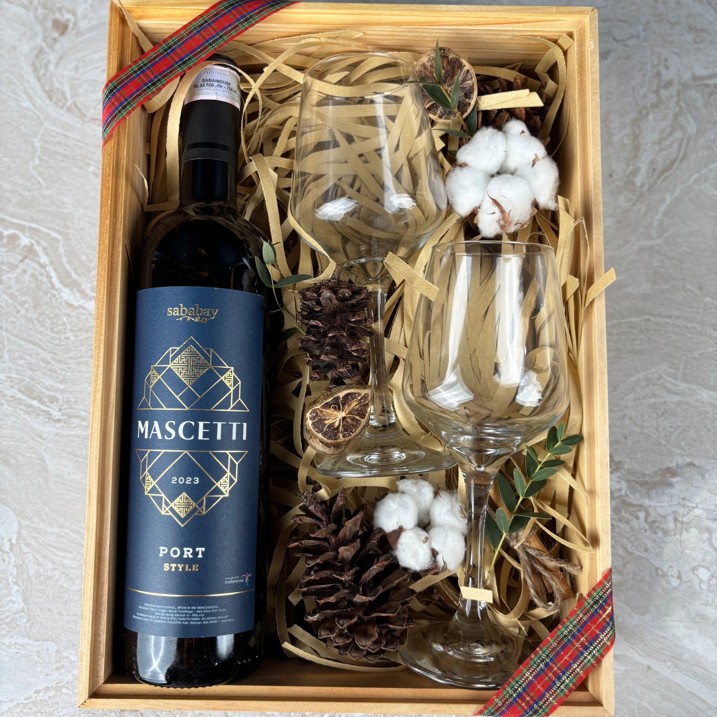 Festive Red Wine Glass Hamper