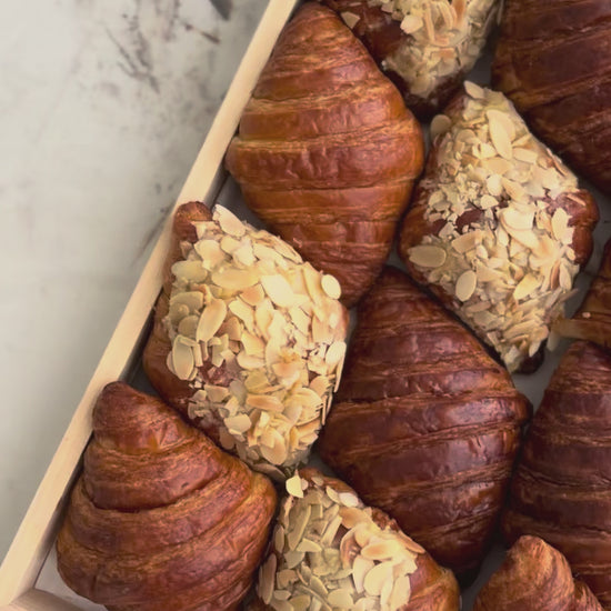 Discover the best pastry platter in Jakarta & Surabaya with Le Bliss Platter’s Croissant Platter — buttery, flaky, and beautifully arranged for gifting & events.