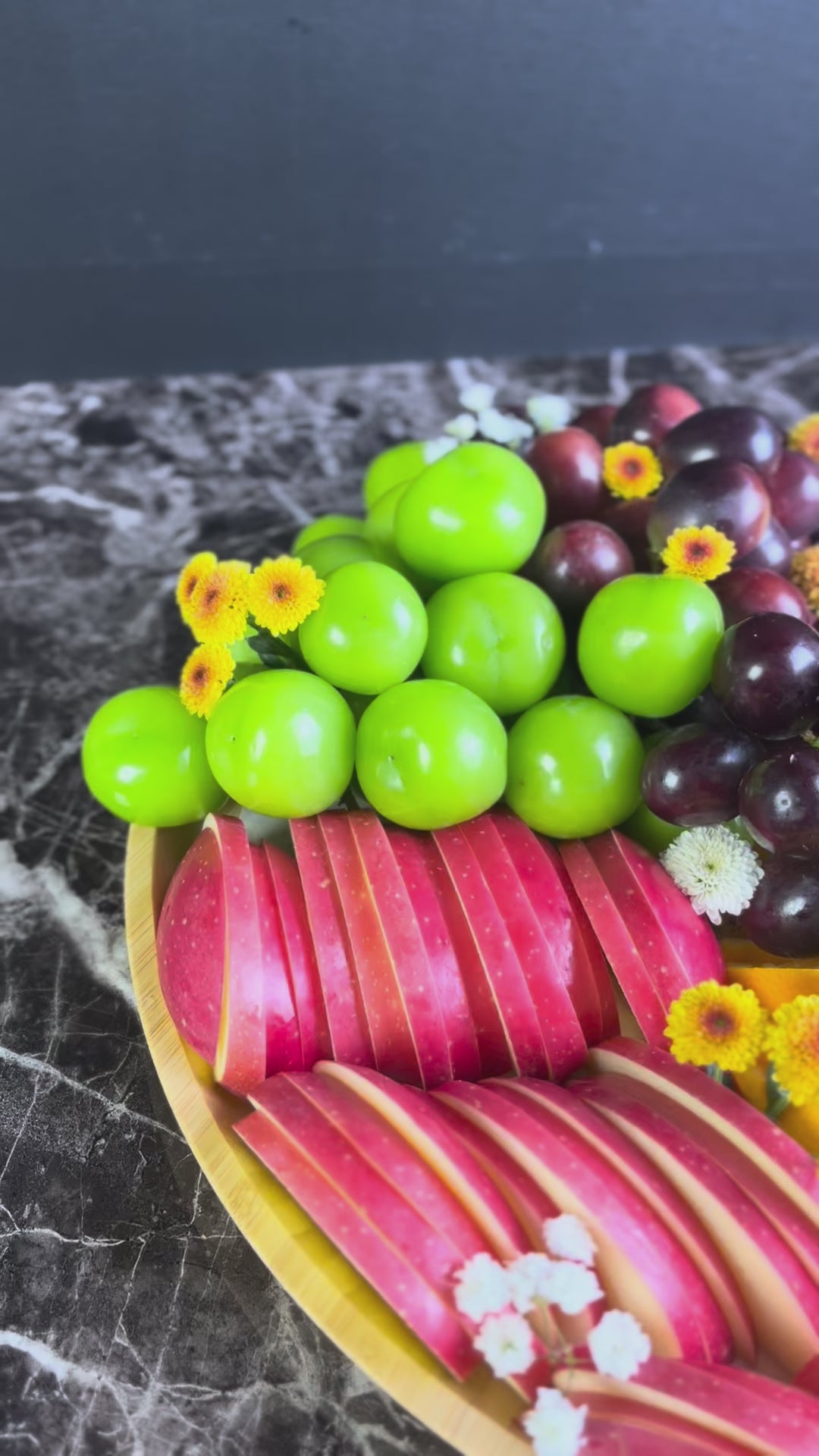 Fruit platter with nuts, platter jakarta, platter surabaya, platter tangerang. by le bliss platter