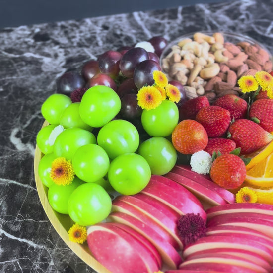 Round Fruit Platter Jakarta and Surabaya. With cashew and almond. By Le bliss platter.