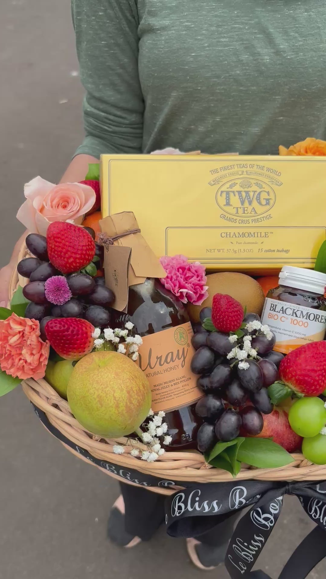 fruit basket with twg team, honey, vitamin c black mores fresh fruits by le bliss box. parcel buah surabaya, parcel buah tangerang, parcel buah jakarta, fruit hamper jakarta