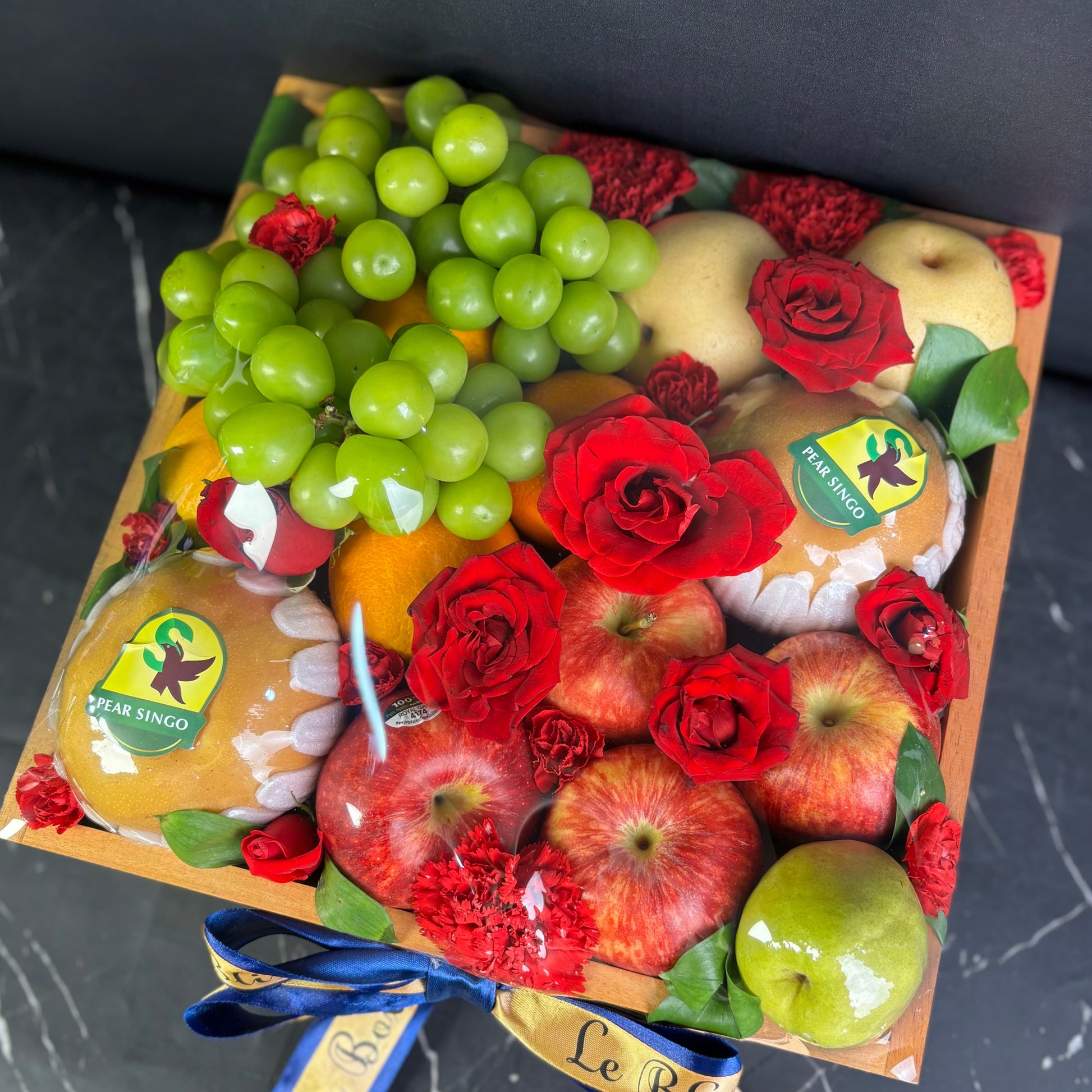 red rose wooden fruit box by le bliss box, parcel buah surabaya, hamper buah surabaya, fruit hamper surabaya