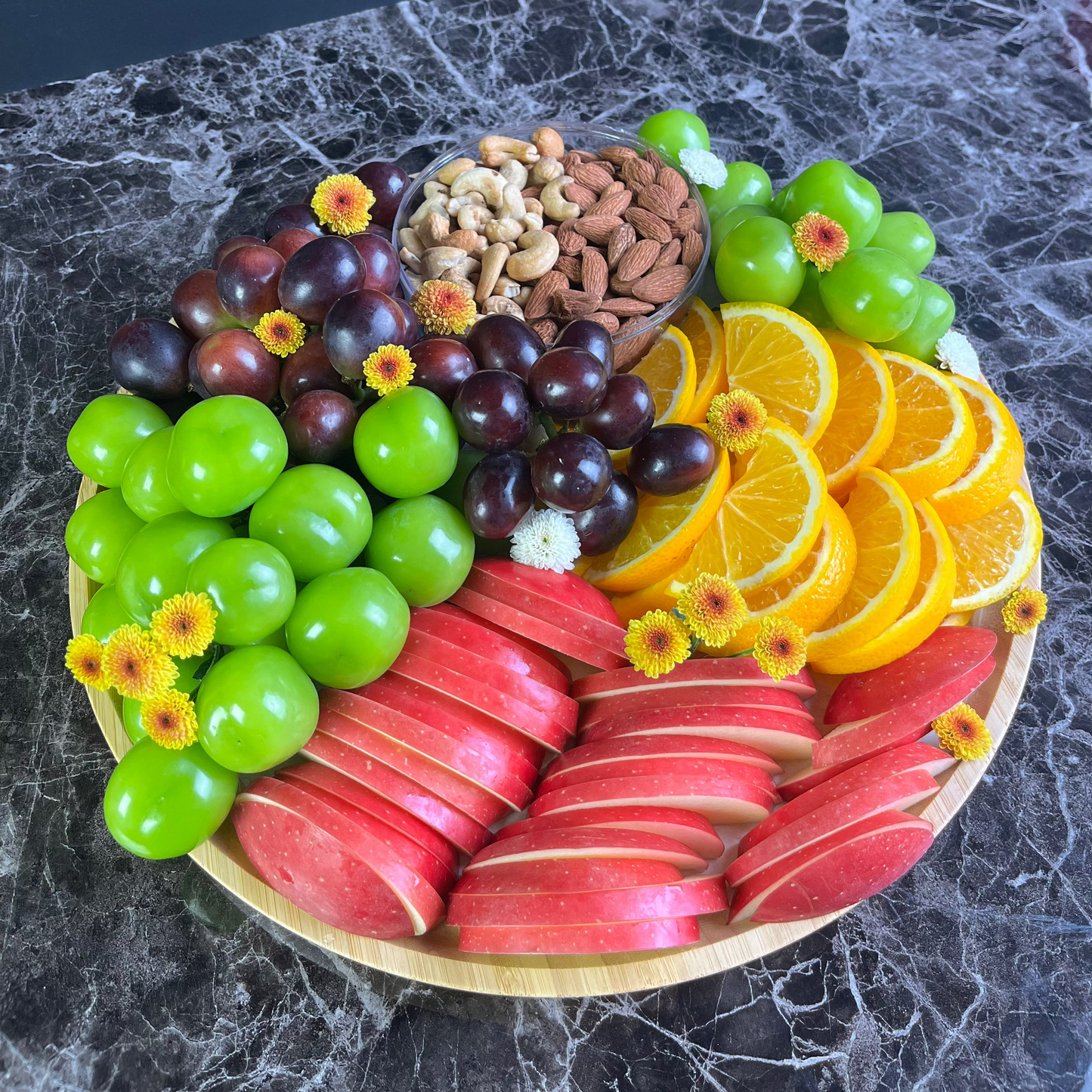 round Fruit platter with nuts, platter jakarta, platter surabaya, platter tangerang. by le bliss
